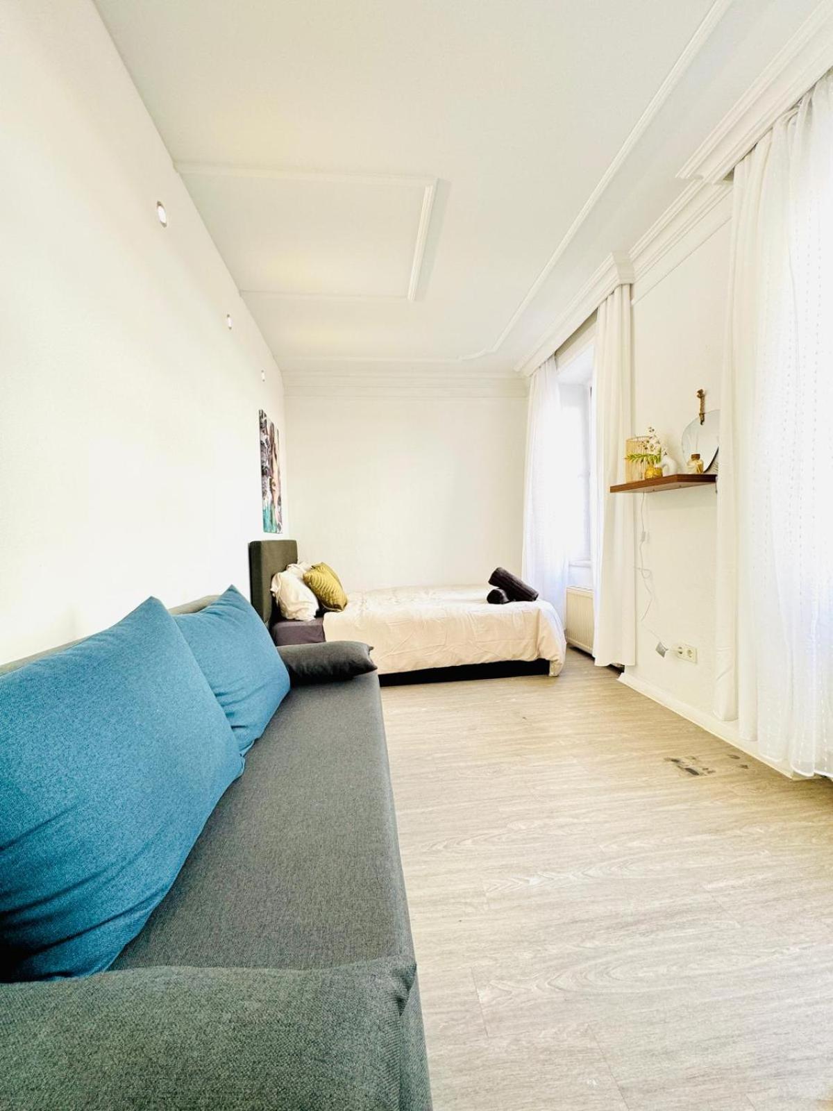 Apartment Comfy 4br Apt, 12-min To Fac Platz