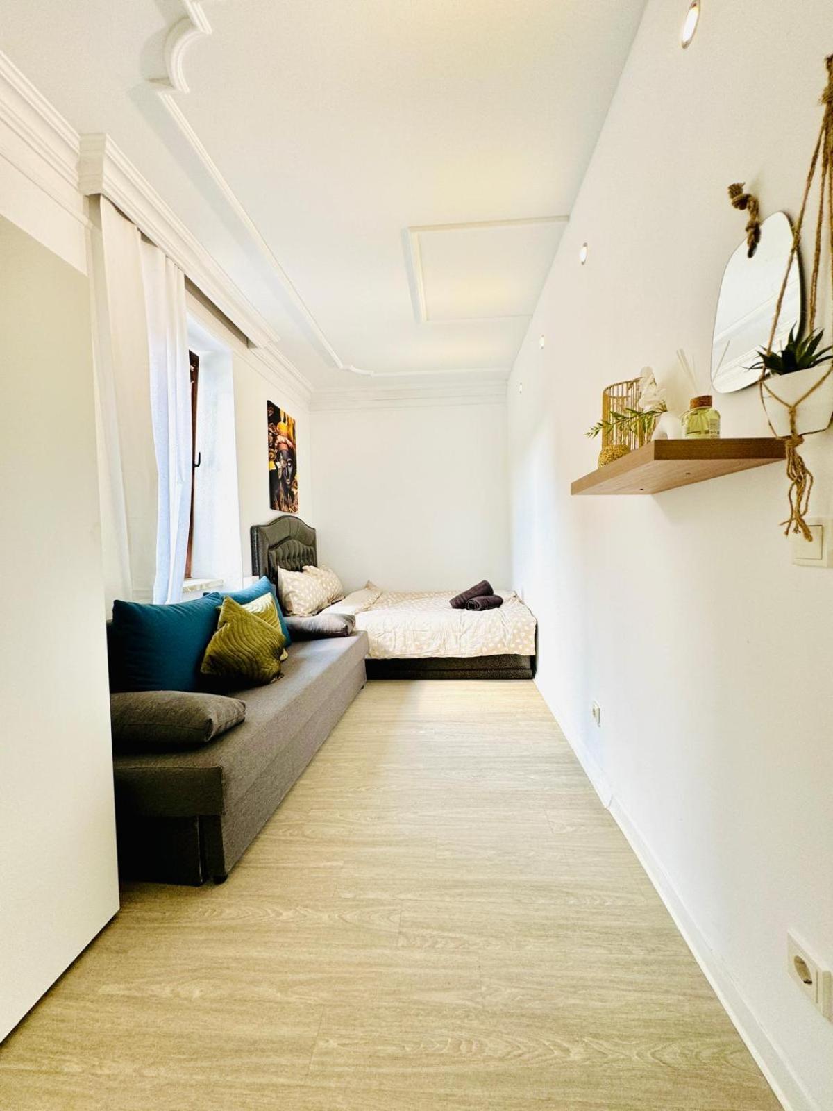 Apartment Comfy 4br Apt, 12-min To Fac Platz
